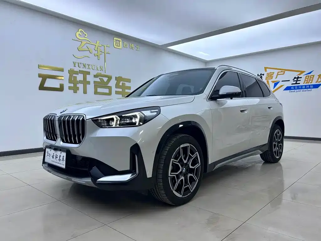 BMW X1 — фото 1
