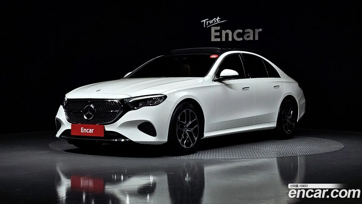 Mercedes-Benz E-Class — фото 1
