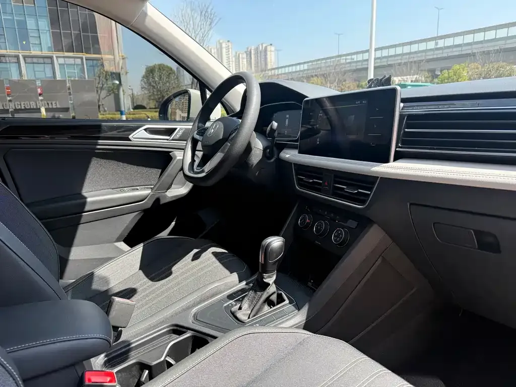 Volkswagen Tiguan L 2022 из CN, фото 10