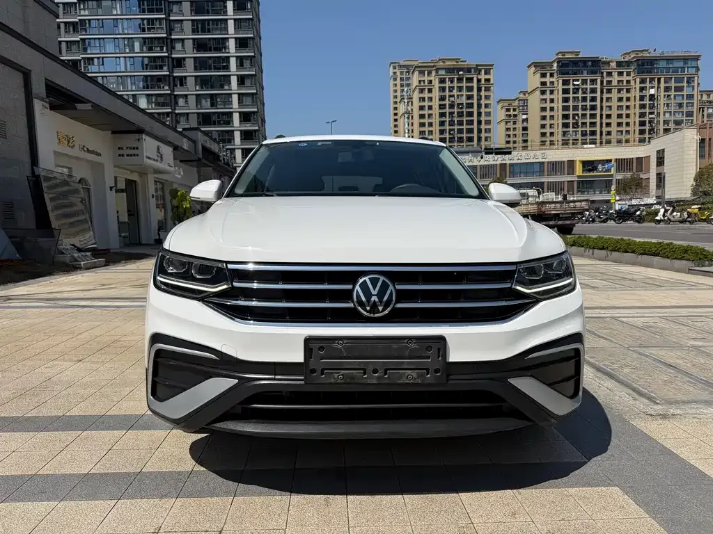 Volkswagen Tiguan L 2022 из CN, фото 5