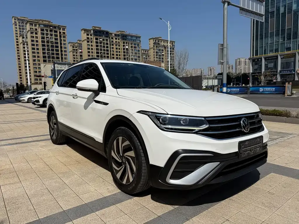 Volkswagen Tiguan L 2022 из CN, фото 4