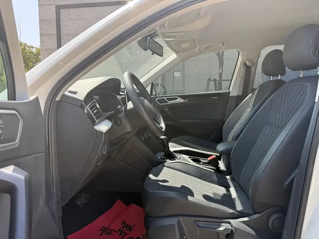 Volkswagen Tiguan L 2022 из CN, фото 2