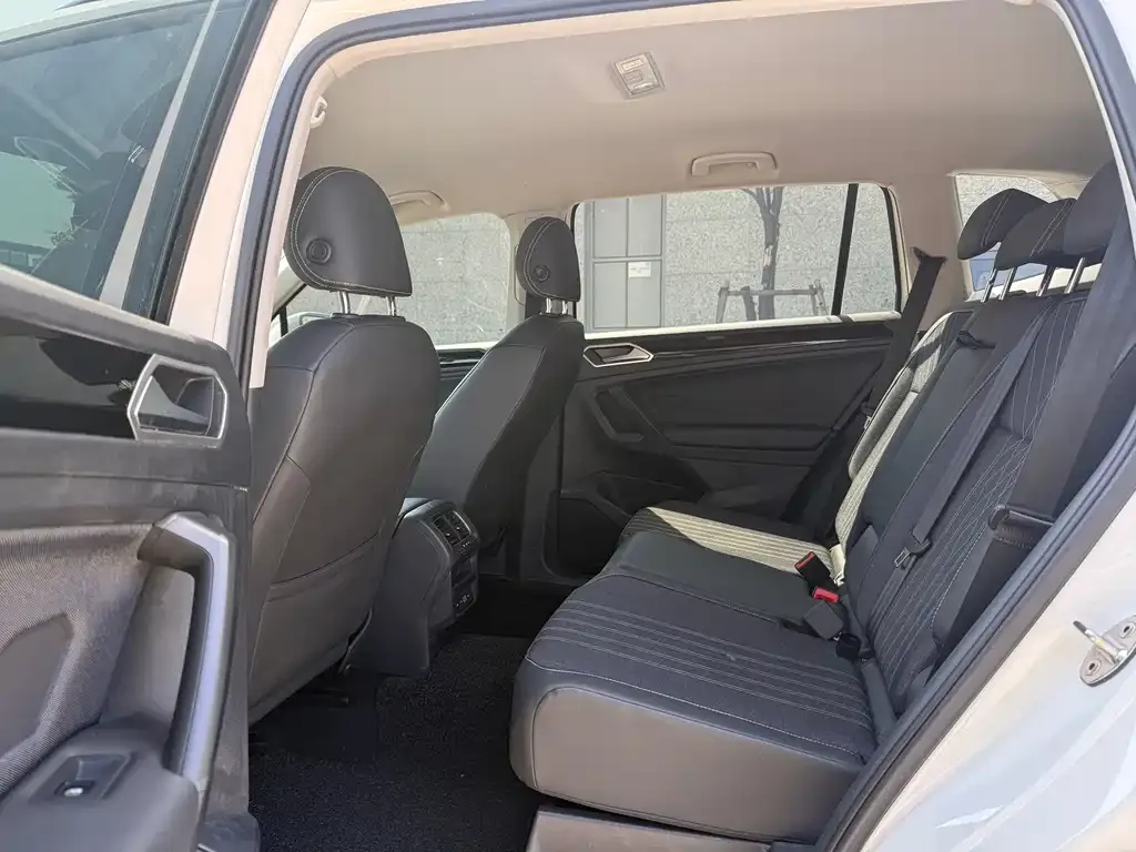 Volkswagen Tiguan L 2022 из CN, фото 6