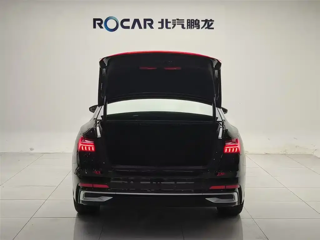 Audi A6L 2023 из CN, фото 2