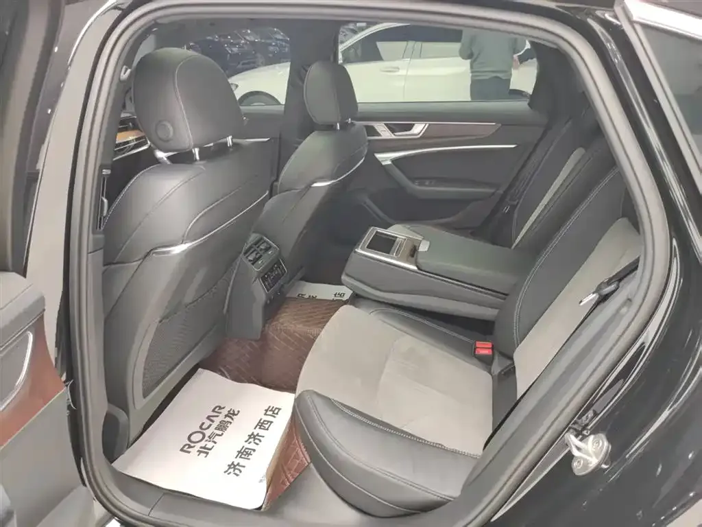 Audi A6L 2023 из CN, фото 7