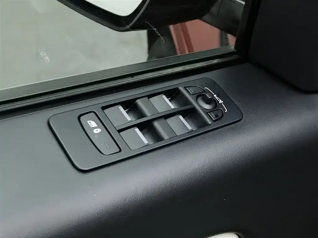 Land Rover Discovery Sport — фото 3