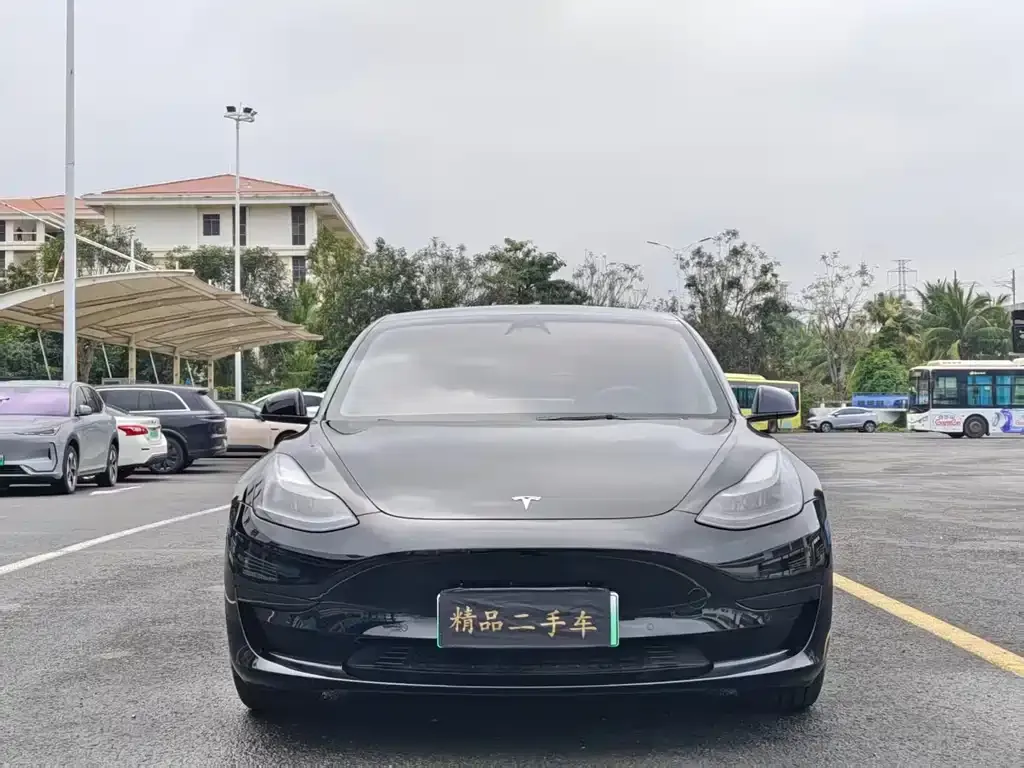 Tesla Model 3 — фото 7