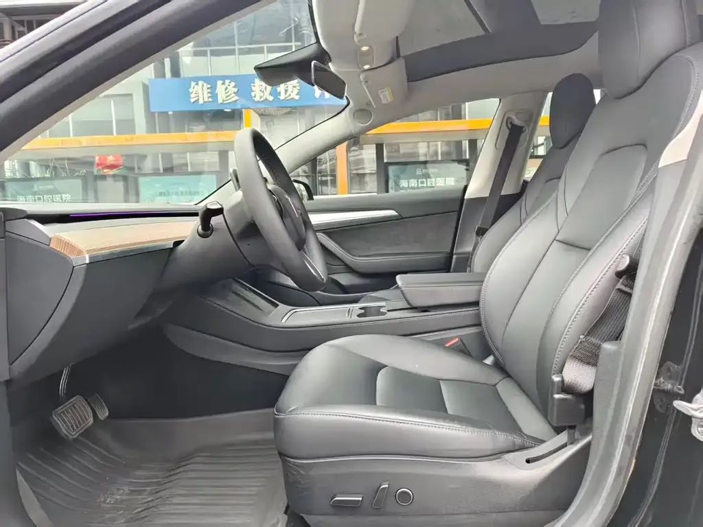 Tesla Model 3 — фото 3