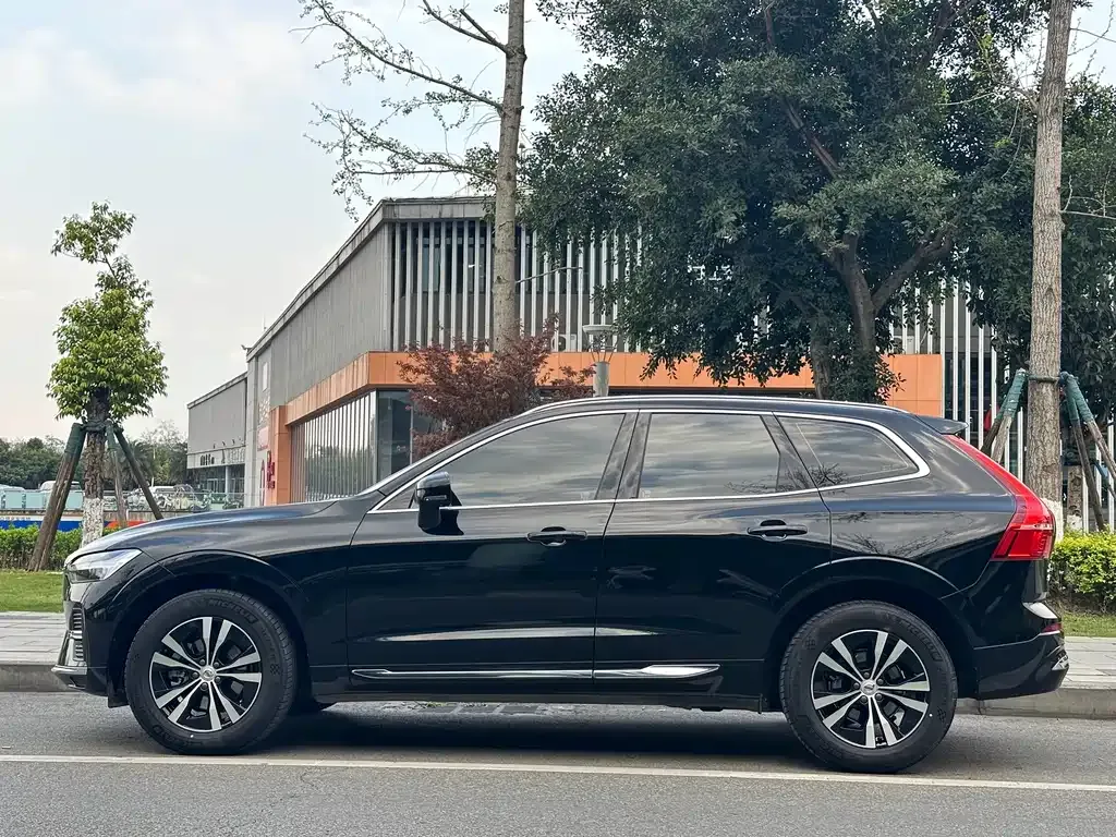 Volvo XC60 2023 из CN, фото 8