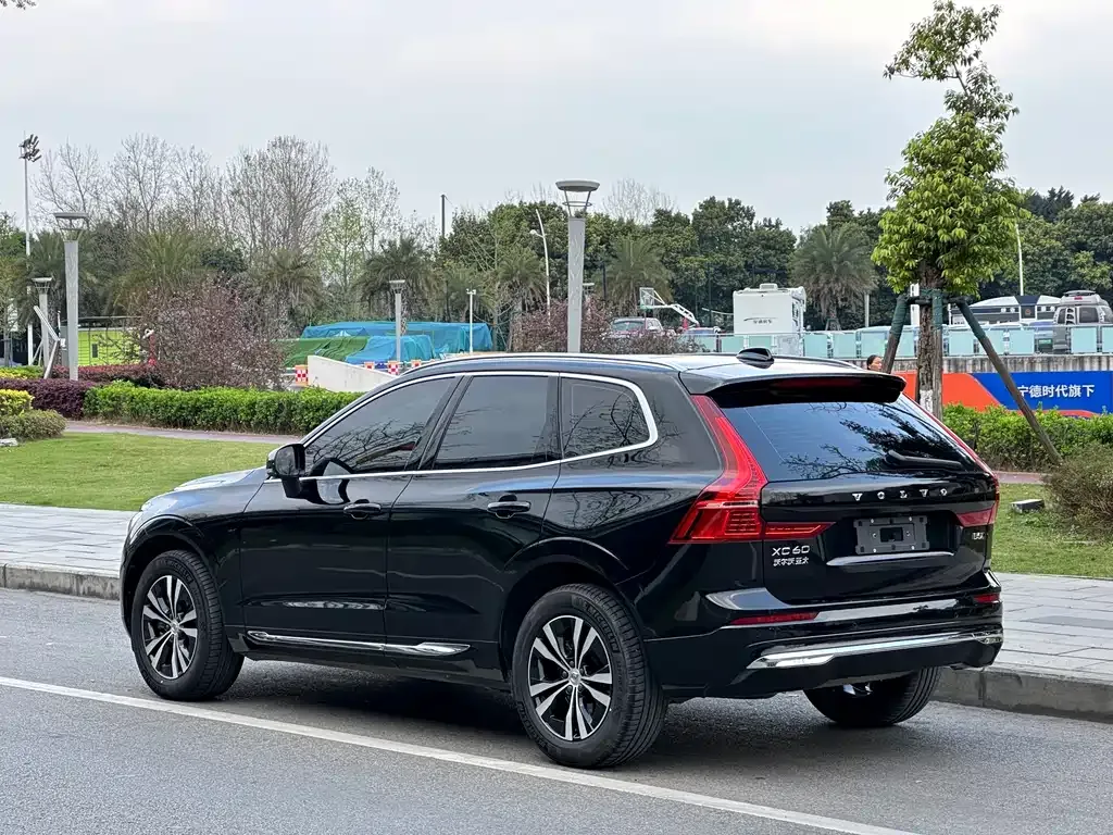 Volvo XC60 2023 из CN, фото 5