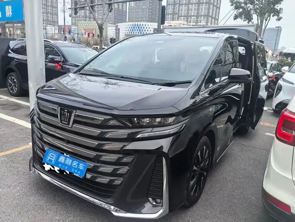 Toyota Vellfire 2024 из CN, фото 1