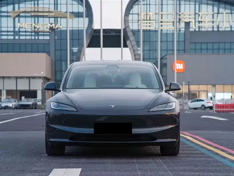Tesla Model 3 — фото 2