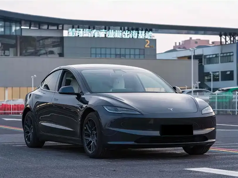 Tesla Model 3 — фото 3