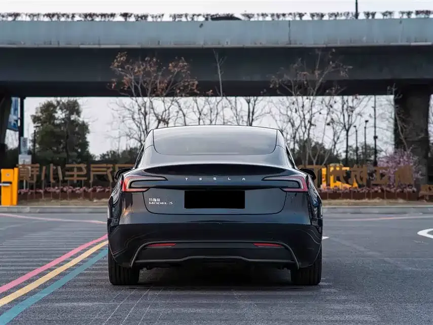 Tesla Model 3 — фото 7