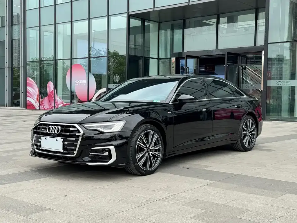 Audi A6L — фото 1