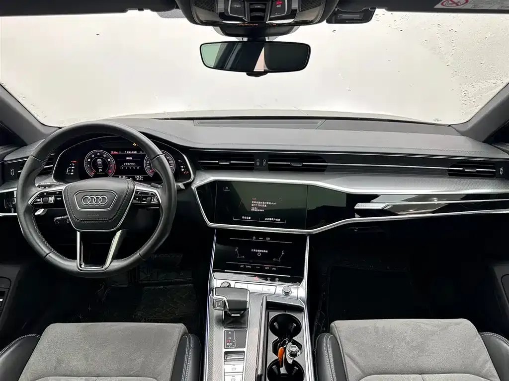 Audi A6L — фото 8