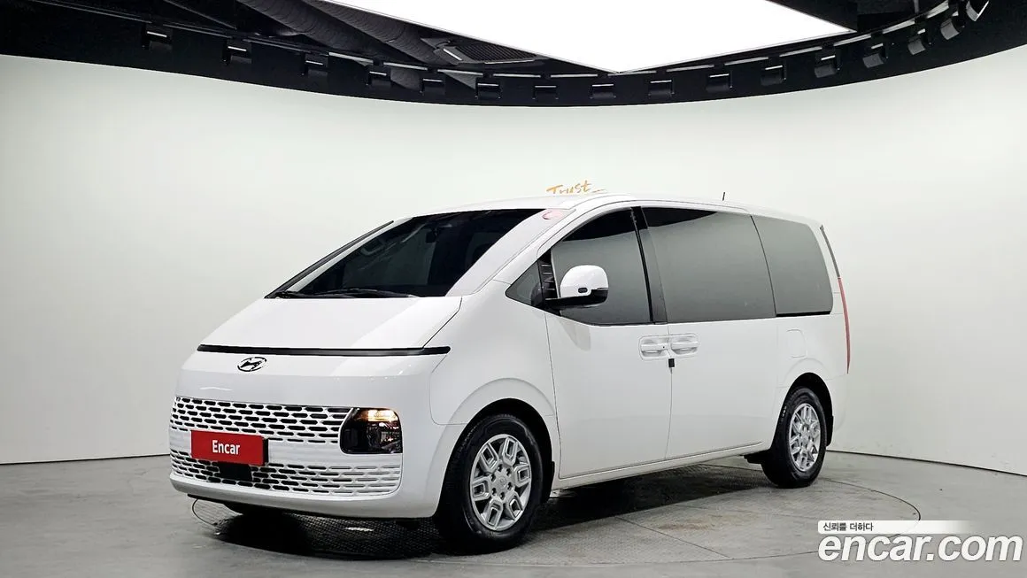 Hyundai Staria — фото 1