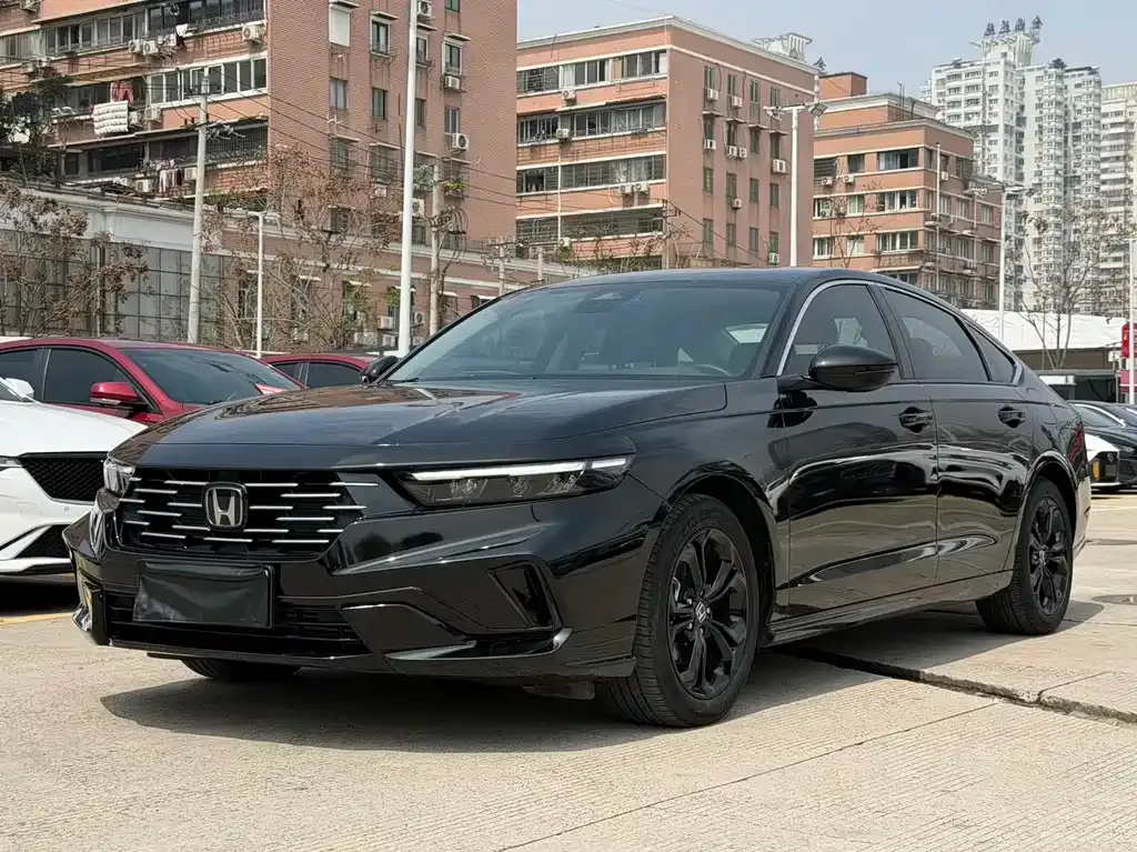 Honda Accord — фото 1