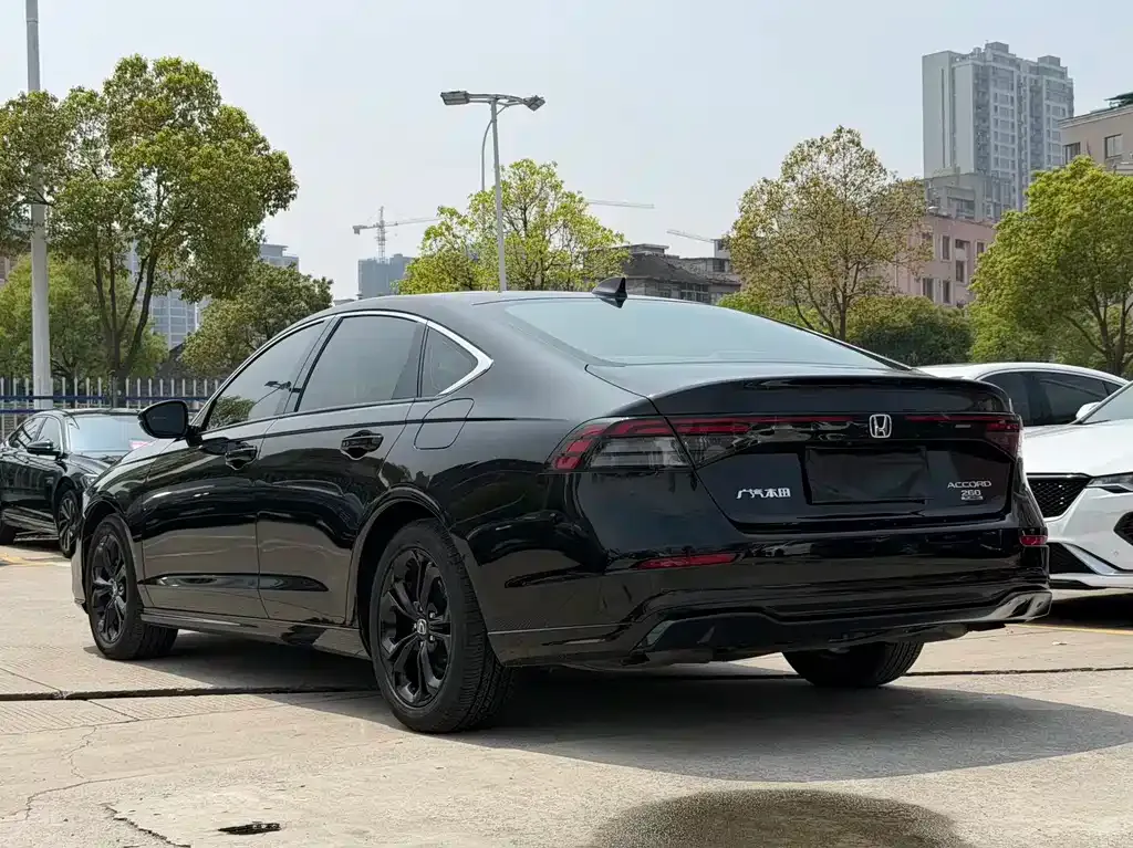 Honda Accord — фото 7