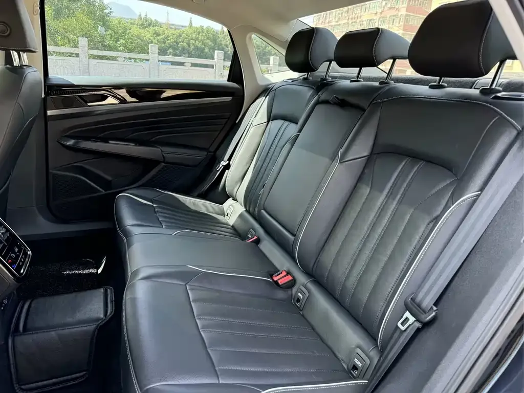 Volkswagen Passat — фото 3