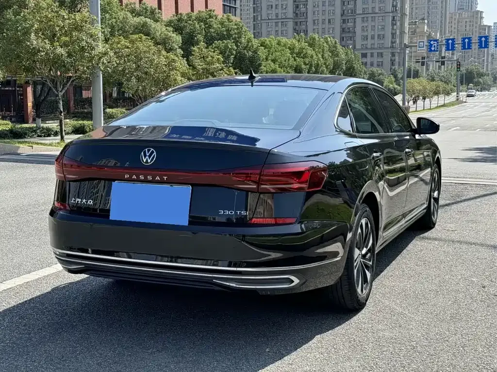 Volkswagen Passat — фото 5