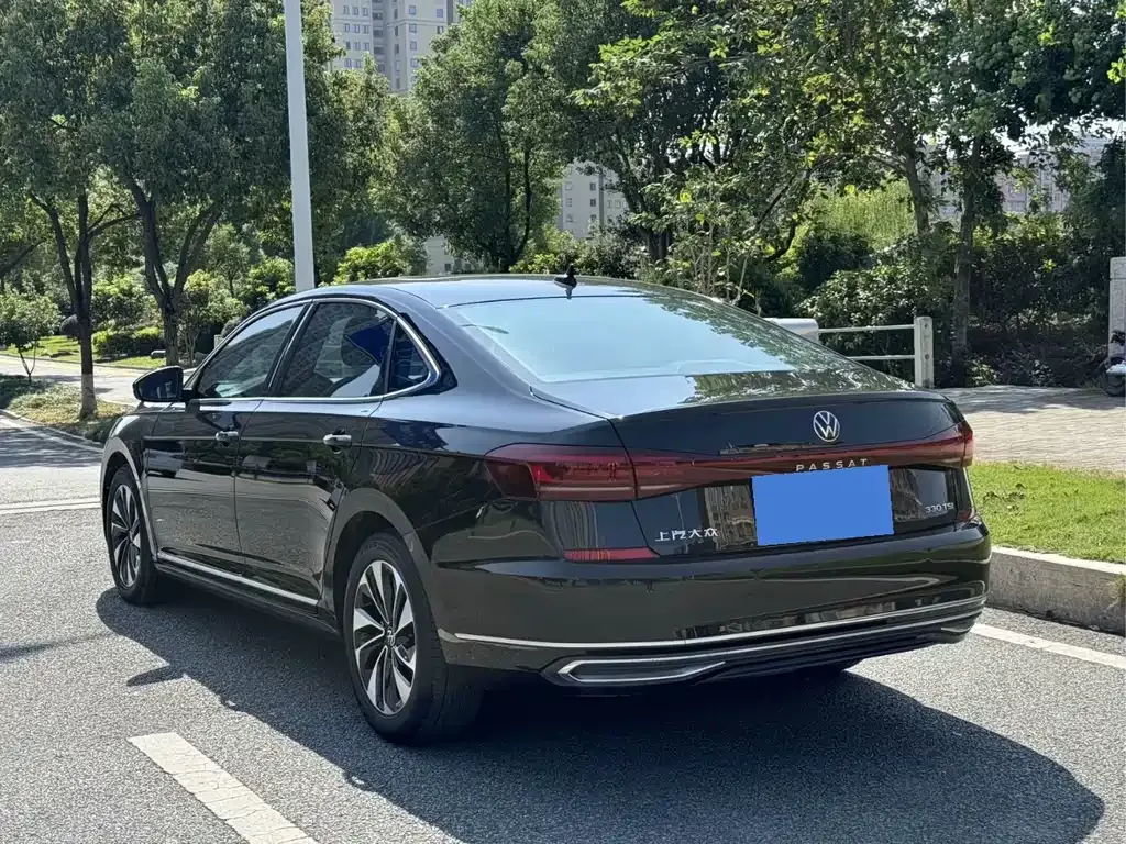 Volkswagen Passat — фото 10