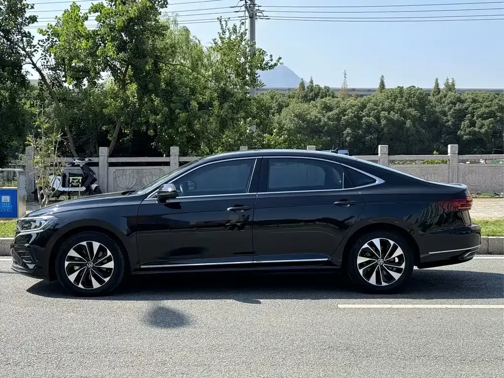 Volkswagen Passat — фото 7