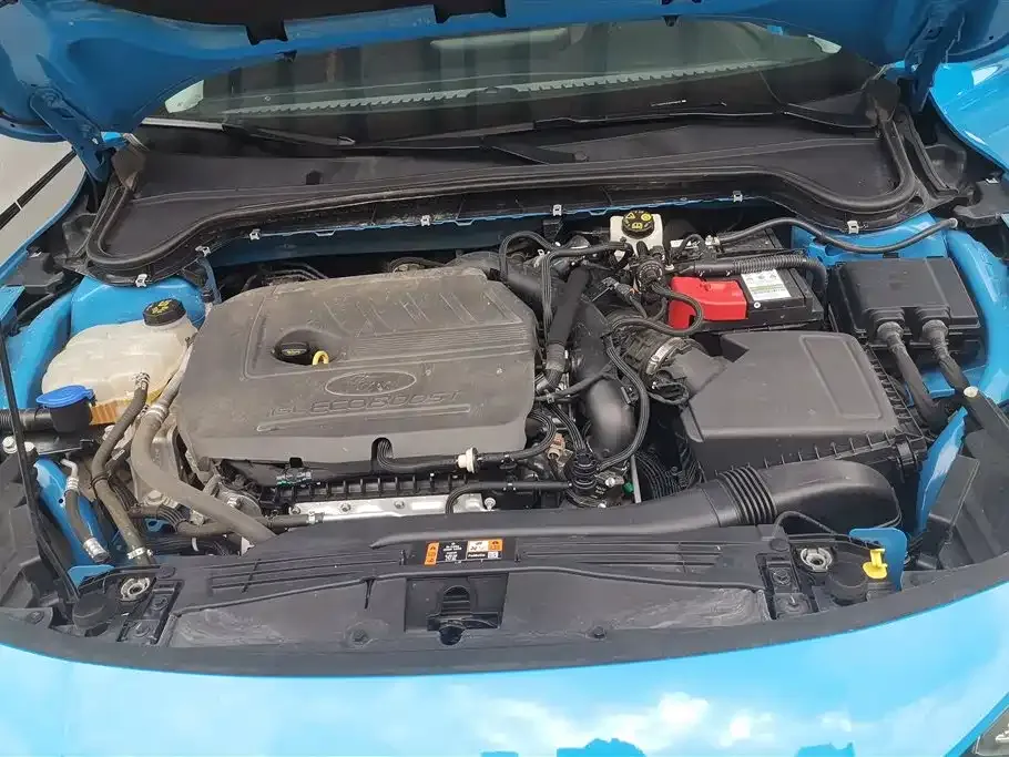 Ford Focus 2023 из CN, фото 7