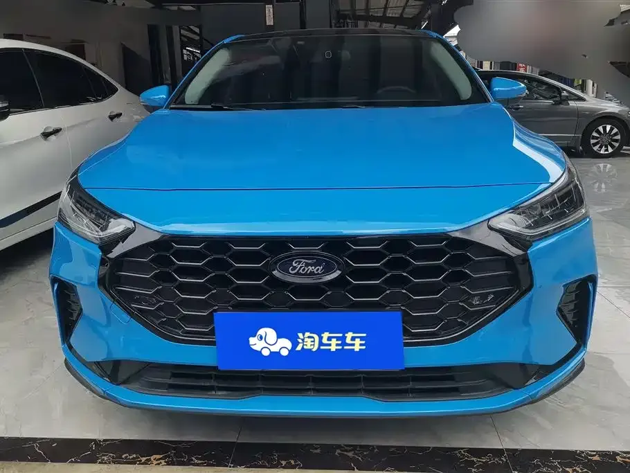 Ford Focus 2023 из CN, фото 10