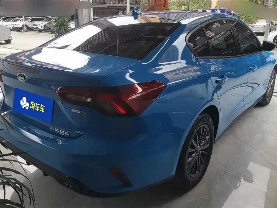 Ford Focus 2023 из CN, фото 5
