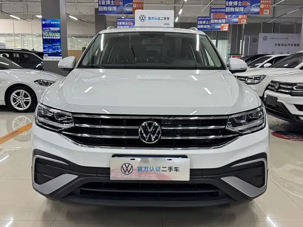 Volkswagen Tiguan L — фото 4