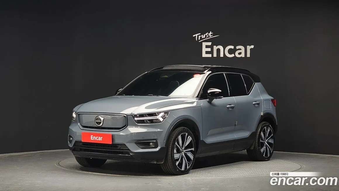 Volvo XC40 — фото 1