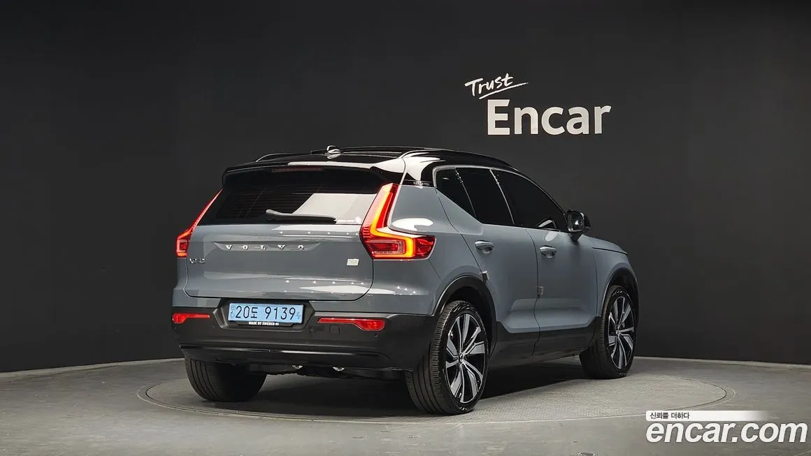 Volvo XC40 — фото 6