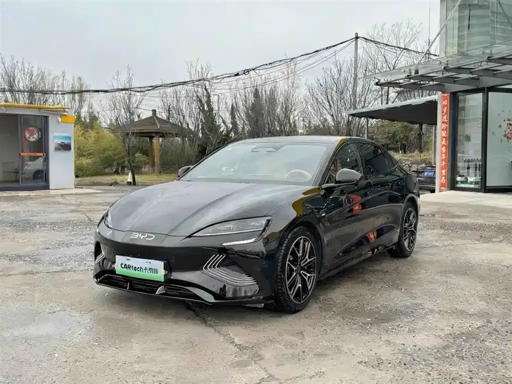 BYD Seal — фото 1