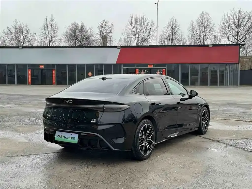 BYD Seal — фото 8