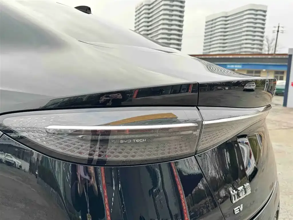 BYD Seal — фото 4