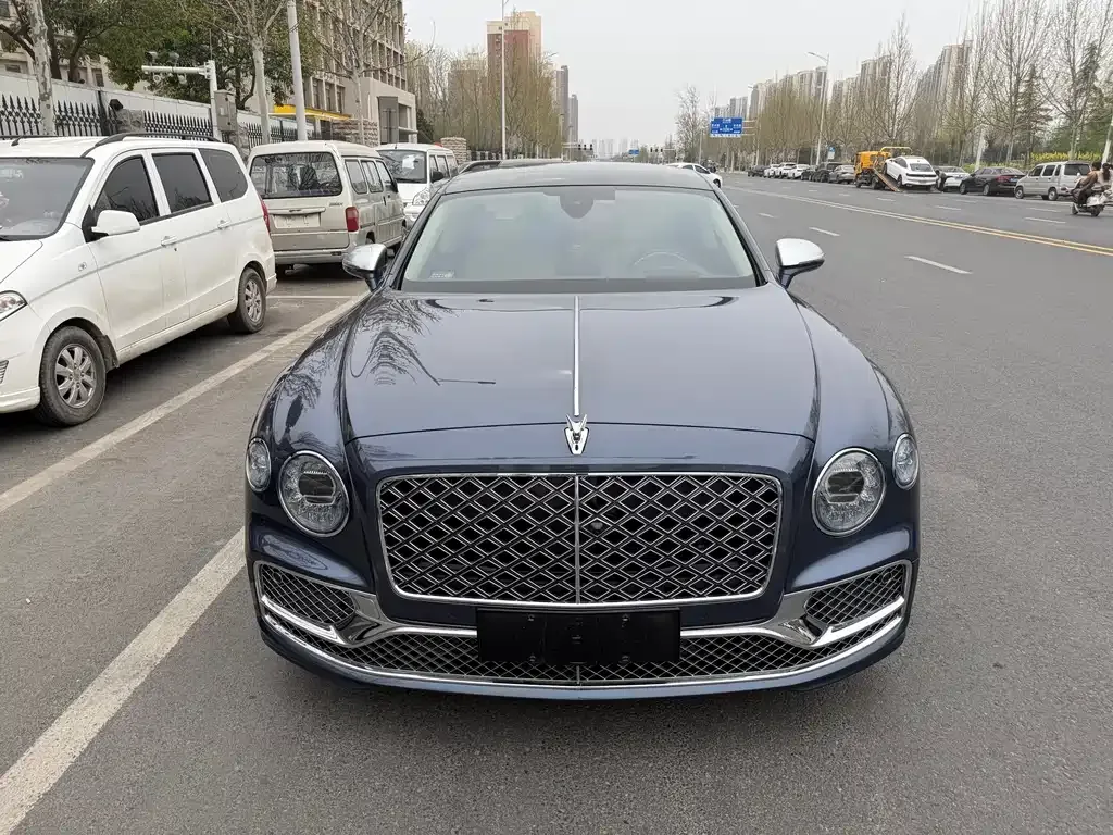 Bentley Flying Spur PHEV — фото 8