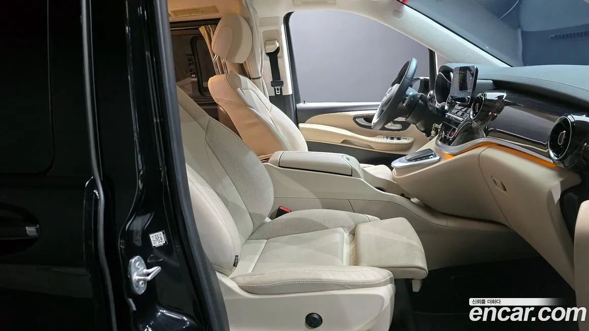 Mercedes-Benz V-Class 2023 из KR, фото 8