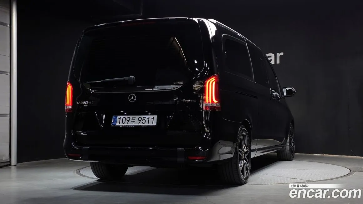 Mercedes-Benz V-Class 2023 из KR, фото 2