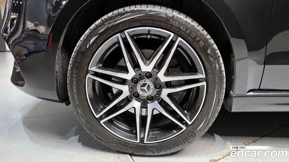 Mercedes-Benz V-Class 2023 из KR, фото 3