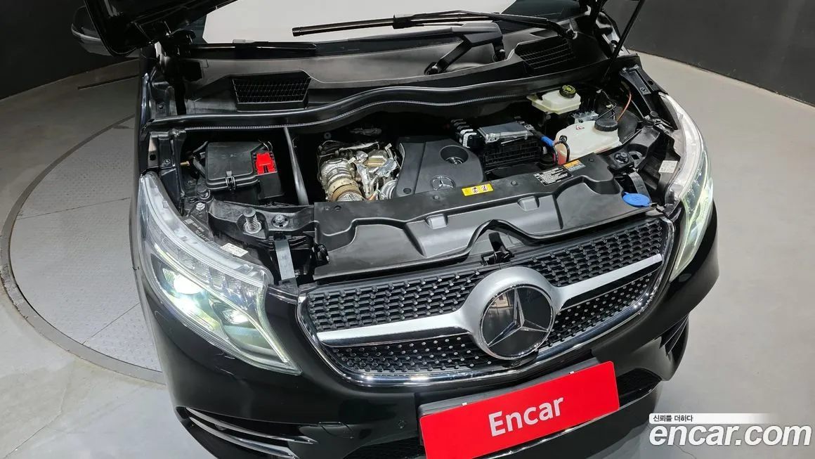 Mercedes-Benz V-Class 2023 из KR, фото 4