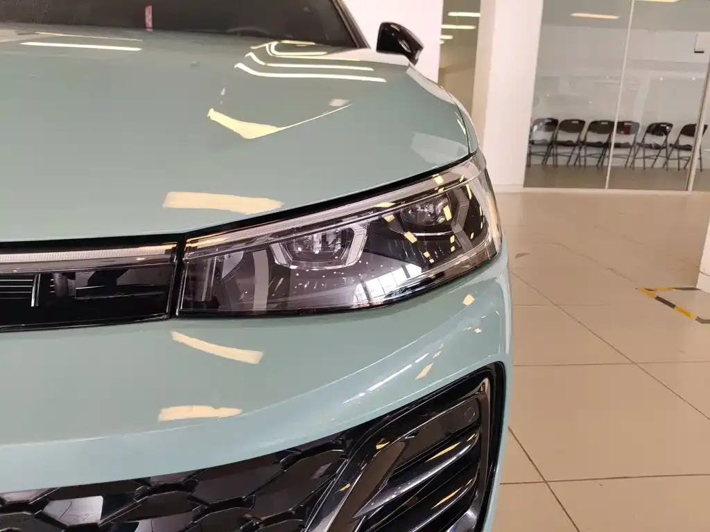 Volkswagen Passat — фото 10