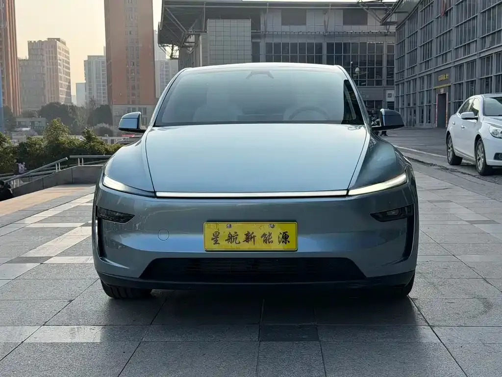 Tesla Model Y — фото 7