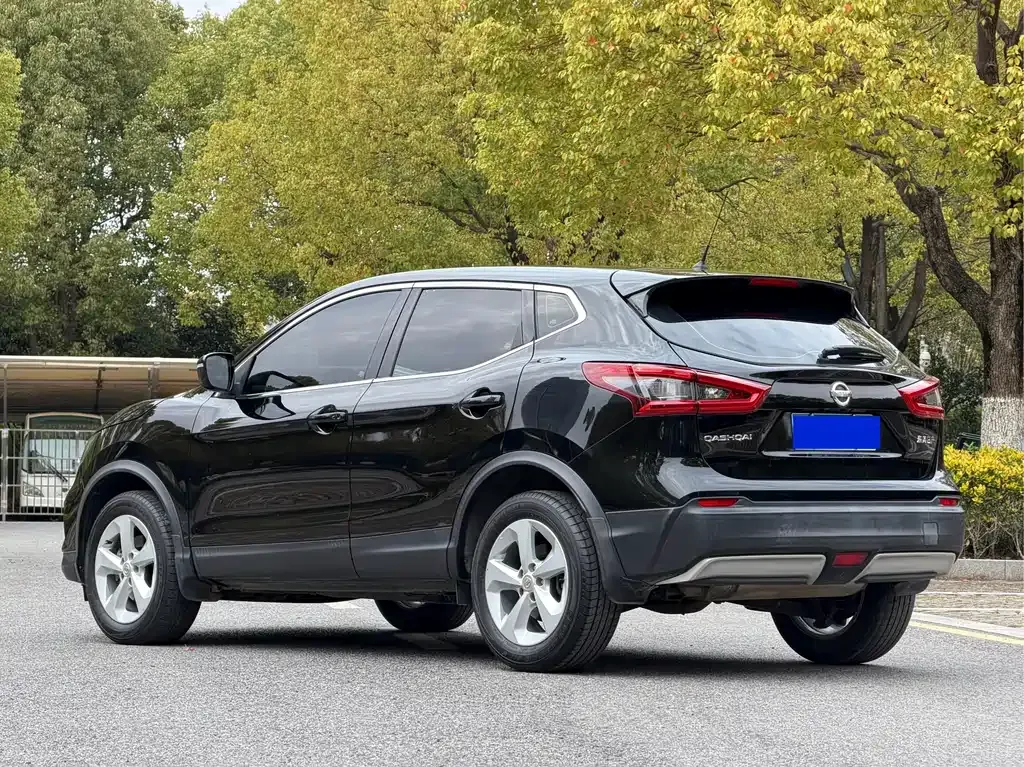 Nissan Qashqai — фото 8