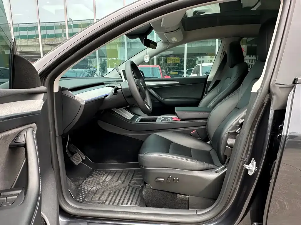 Tesla Model Y 2024 из CN, фото 3