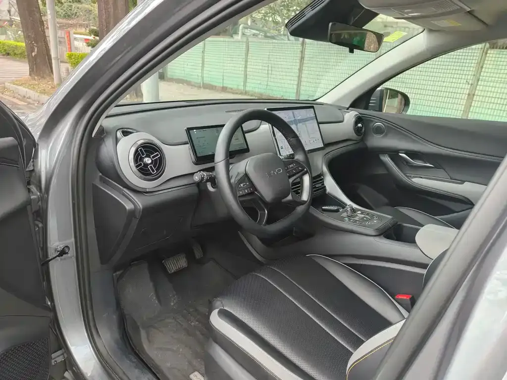 BYD Seal 05 DM-i — фото 4