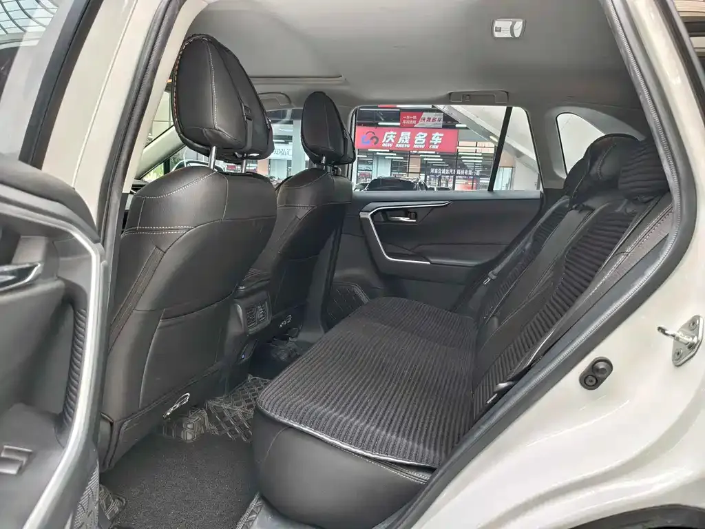 Toyota RAV4 2021 из CN, фото 4