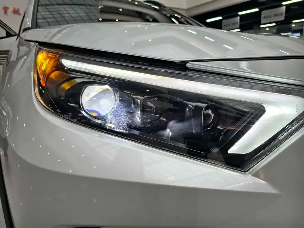 Toyota RAV4 2021 из CN, фото 3