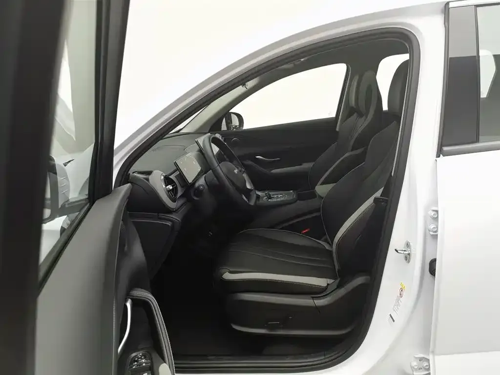 BYD Seal 05 DM-i — фото 6