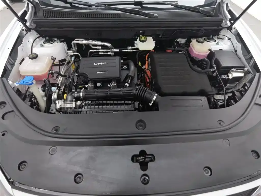BYD Seal 05 DM-i — фото 9